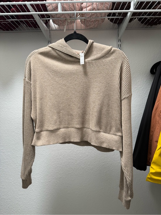 ALO Yoga Tops - ALO Yoga Muse Hoodie in Gravel